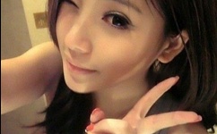 缓慢而坚定地深入公主内部